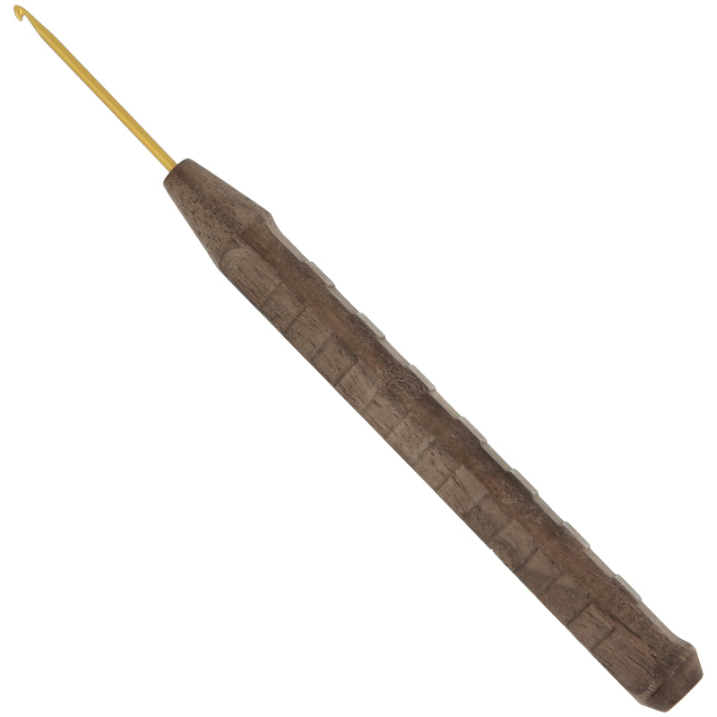 Crochet en laine, noix or 16cm