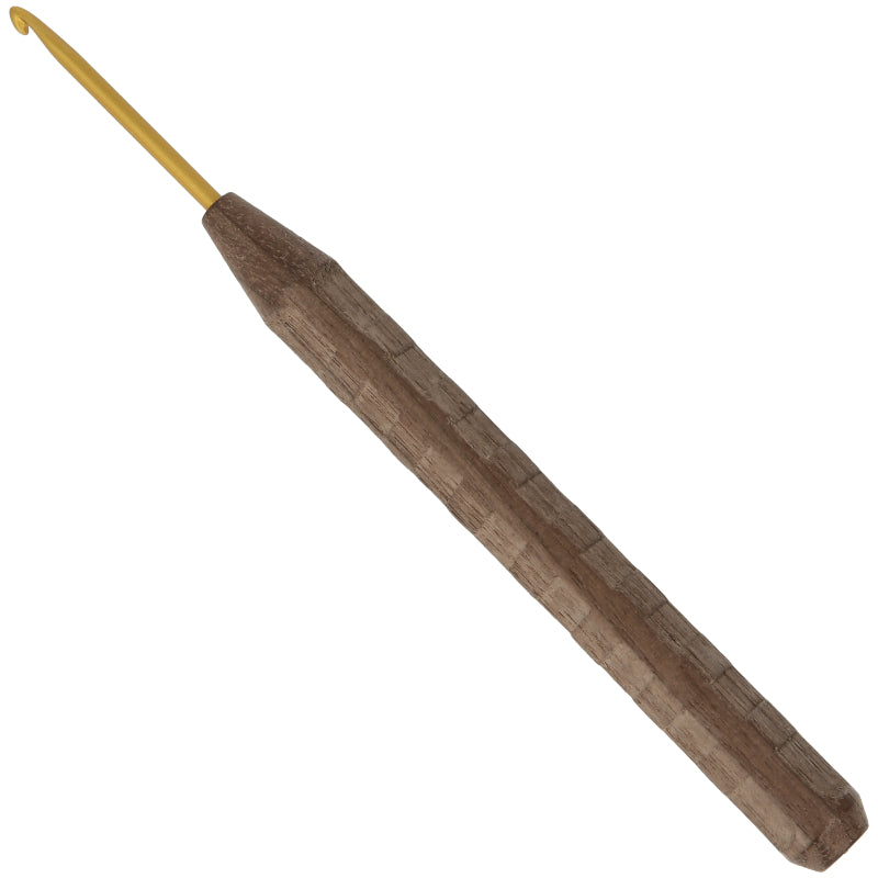 Crochet en laine, noix or 16cm